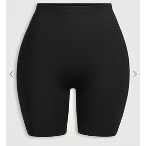 NWT Skims Hip-enhancing Padded Shorts